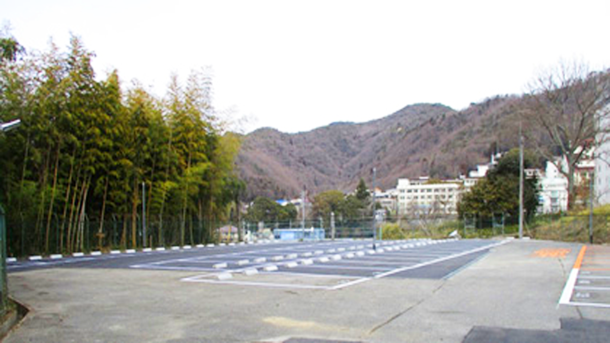 谷上第3月極駐車場